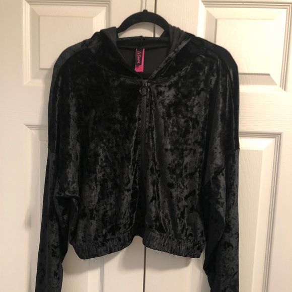 Closest - Picture 1 of 9